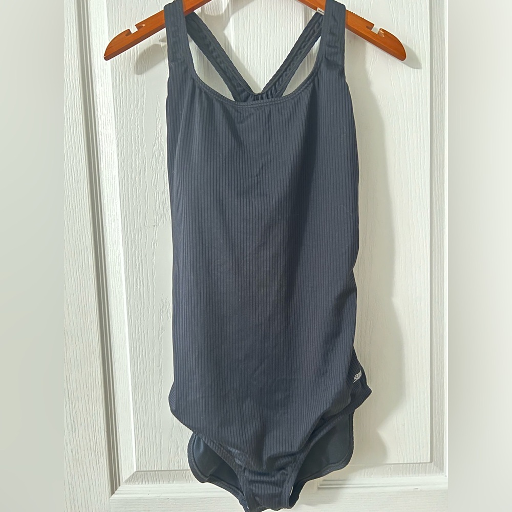 NWT Speedo Black One-Piece rub ultra back Swimsuit w/padding Size Large